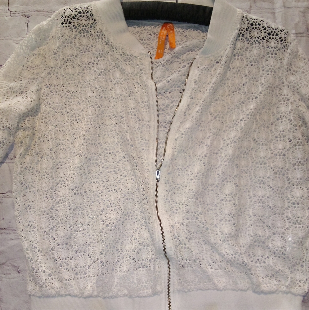 Off white lace short jacket